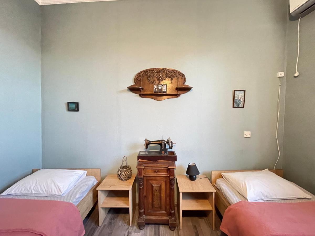Talaveri Apartment In Old Tbilissi Extérieur photo
